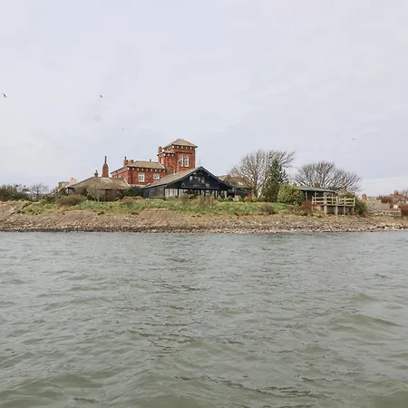 Marina * بارو في فرنيس